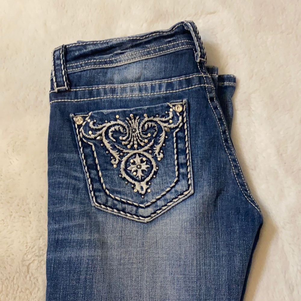 Mid rise Miss me Jeans Size 27/ 34